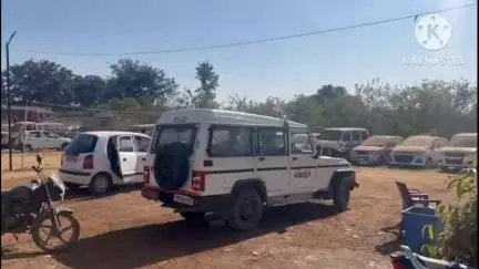 जावद: बराड़ा रोड़ पर स्कूल के पास खड़े ट्रैक्टर से बैटरी सहित अन्य सामान की चोरी