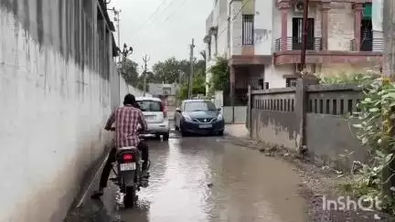 આણંદ શહેર: મીરાપર્ક સહિત વિવિધ સોસાયટીમાં જવાના બિસ્માર રસ્તાથી રહીશો પરેશાન #Jansamasya
