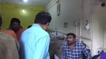 ಹೊಸಪೇಟೆ: ವಸತಿ ನಿವೇಶನ ಅರ್ಜಿ ಸಲ್ಲಿಕೆಗೆ ನಗರದ ಸೈಬರ್ ಸೆಂಟರ್‌ಗಳಲ್ಲಿ ದುಪ್ಪಟ್ಟು ಹಣ ವಸೂಲಿ, ಯೋಜನಾಧಿಕಾರಿ ಮನೋಹರ್ ಭೇಟಿ, ಪರಿಶೀಲನೆ