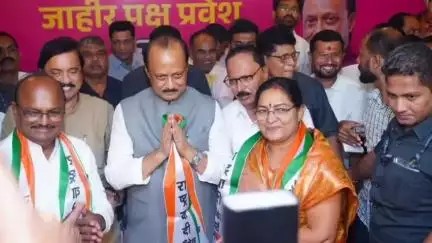 खुलताबाद: खुलताबाद काँग्रेसचा किल्ला कोसळला, माजी नगराध्यक्षांसह अनेक माजी नगरसेवक अजित पवारांच्या गोटात