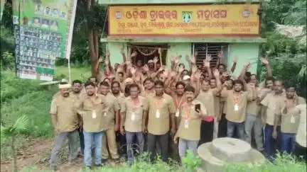 ଭଞ୍ଜନଗର: ଅଞ୍ଚଳରେ ଡ୍ରାଇଭରଙ୍କ ଷ୍ଟିଅରିଂ ଛାଡ ଆନ୍ଦୋଳନ ହେଲା ଜୋରଦାର
