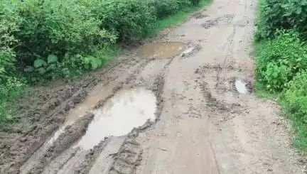 ବୌଦ୍ଧ ସଦର: ଋଷିବନ୍ଧ ରୁଗୁଡ଼ିଘୁରା କେନାଲ ରାସ୍ତା ସାଜିଛି ମରଣଯନ୍ତା, ଯାତାୟତ ବାଧାପ୍ରାପ୍ତ #jansamasya