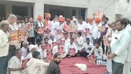 नूह: महाराज दक्ष प्रजापति जयंती का निमंत्रण देने बिछौर गांव पहुंचे BPHO के राष्ट्रीय सचिव ओमकरण प्रजापति