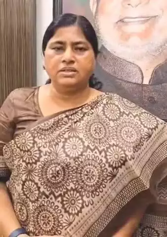 धमदाहा: बिहार में महिलाओं के लिए डोमेसाइल लागू करने के आदेश का धमदाहा की विधायक सह मंत्री लेशी सिंह ने किया स्वागत