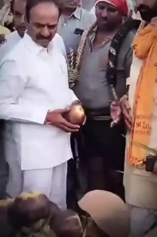 శామీర్‌పేట: కొర్రెములలో గౌడ కులస్తుల జీవనాధారమైన తాటి చెట్ల అక్రమ నరికివేత పై ఆగ్రహం వ్యక్తం చేసిన మల్కాజిగిరి ఎంపీ ఈటల రాజేందర్
