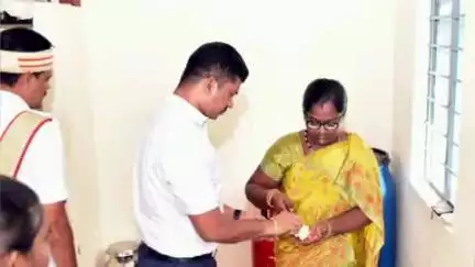 அருப்புக்கோட்டை: காலை உணவு திட்டம் மற்றும் தமிழ்நாடு நுகர்பொருள் வாணிப கழக கிட்டங்கியை ஆட்சியர் ஆய்வு செய்தார்