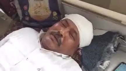 खालवा: खालवा रोड पर बाइक से गिरकर बाइक सवार गंभीर रूप से घायल
