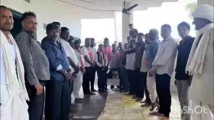 मावली: करणपुर पंचायत में भाजपा कार्यकर्ताओं की बैठक का हुआ आयोजन, प्रधान ने कार्यकर्ताओं को किया संबोधित