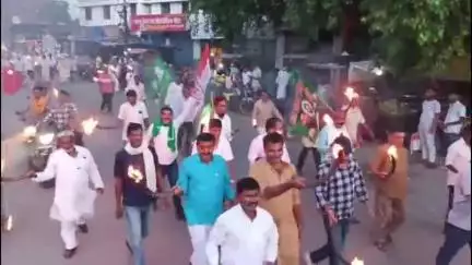 जहानाबाद: 9 जुलाई को बिहार बंद को लेकर शहर में निकाली गई मशाल जुलूस, महागठबंधन के नेता हुए शामिल