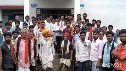 चाचौड़ा: दिरौली गांव के पास किओस्क बैंक संचालक से लूट पर कार्यवाही नहीं होने पर बंजारा समाज ने मकसूदनगढ़ तहसीलदार को दिया ज्ञापन