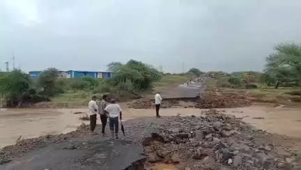 નખત્રાણા: નખત્રાણાના વડવા ભોપા પાસે ડાયવર્ઝનનું ધોવણ