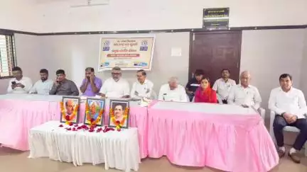 અંજાર: મિસ્ત્રી સમાજ વાળી ખાતે એક રાષ્ટ્ર એક ચૂંટણી કાર્યક્રમ યોજાયો