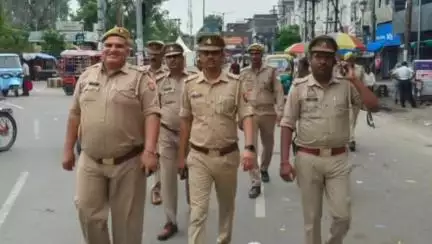 गभाना: गभाना में अपराध नियंत्रण के लिए अलीगढ़ पुलिस ने शुरू किया पैदल गश्त और चेकिंग अभियान