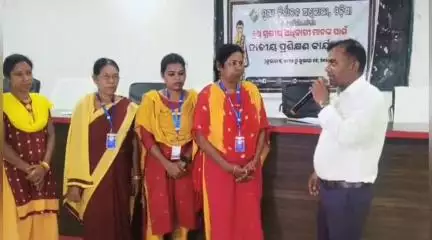 ଗୋବିନ୍ଦପୁର: ବାମରା ବ୍ଲକ ଅଫିସ ଠାରେ ଭୋଟର କାର୍ଡ ସଂଶୋଧନ ଓ ପଞ୍ଜିକରଣ କୁ ନି ତାଲିମ ଶିବିର ଅନୁଷ୍ଠିତ