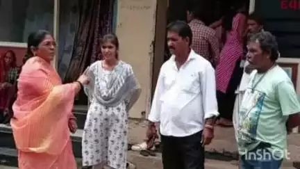દાંતા: અંબાજી ગ્રામ પંચાયતના સરપંચ ચાર્જ સંભાળ્યા બાદ એક્શનમાં,સ્વચ્છતા માટે લોકોને કરી અપીલ તો સફાઈ કર્મીઓને આપ્યા નિર્દેશ.