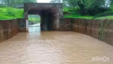 चंद्रपूर: तालुक्यात आलेल्या मुसळधार पावसाने अनेक मार्ग बंद, अनेक गावांचा संपर्क तुटला