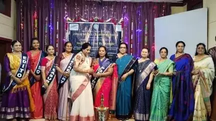 ದಾಂಡೇಲಿ: ಪಟ್ಟಣದ ರೋಟರಿ ಶಾಲೆಯ ಸಭಾಭವನದಲ್ಲಿ ಇನ್ನರ್ ವೀಲ್ ಕ್ಲಬ್ ನೂತನ ಪದಾಧಿಕಾರಿಗಳ ಪದಗ್ರಹಣ