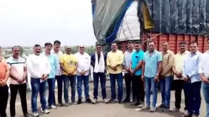 नगर: कोपरगाव येथे गुटखा पान मसाला असलेला टेम्पो पकडला; ७६ लाख ८० हजाराचा मुद्देमाल जप्त