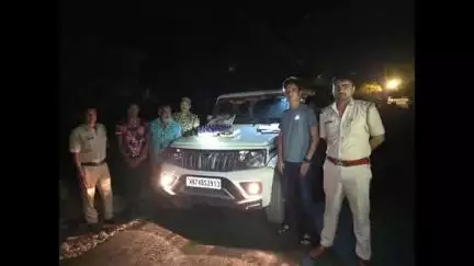 দিনহাটা ২: নয়ারহাট তদন্ত কেন্দ্রের পুলিশের অভিযান: বেআইনি ইয়াবা ও কাফ সিরাপসহ দুই ব্যক্তি গ্রেফতার