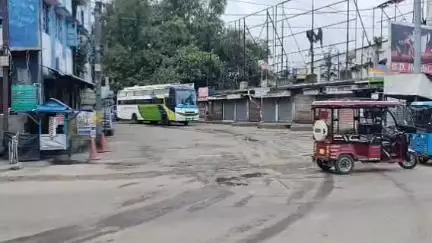 বালুরঘাট: একাধিক দাবিতে সারা দেশের পাশাপাশি বালুরঘাটে ধর্মঘট সফল করতে রাস্তায় আন্দোলনকারী, পিকেটিং সরিয়ে দিল পুলিশ