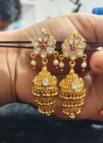 कोई भाई ने बैंक से गोल्ड लोन लिया है और अब बैंक आप का सोना बेच रही है और आप छुङा नही सकतै तो संपर्क करे आज ही 8104928716