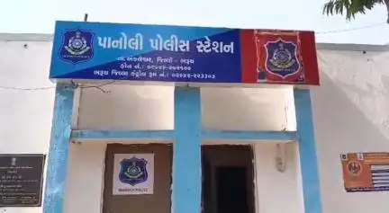 અંકલેશ્વર: પોલીસે ઉમરવાડા ગામના હથુરણ ફળિયામાં જુગાર રમતા એક જુગારીને ઝડપી પાડ્યો હતો.જ્યારે અન્ય બેને વોન્ટેડ જાહેર કરાયા
