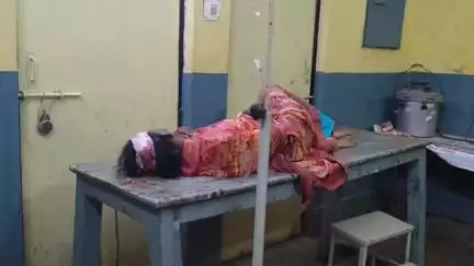 दुधि: शाहपुर में बाइक ने वृद्ध महिला को मारी टक्कर, हादसे में महिला और बाइक सवार युवक दोनों गंभीर रूप से हुए घायल