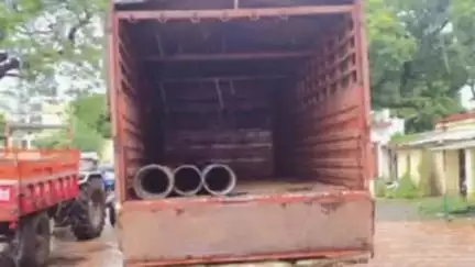 सिंदखेड राजा: चिखली ते लव्हाळा रोडवर लोखंडी पाईप चोरणारी टोळी अटक,२ आयशर जप्त