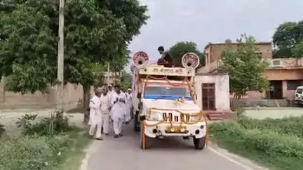मांझी: मांझी के नंदपुर से निकली परमहंस दयाल समाधि स्मृति पदयात्रा, उमड़ा श्रद्धालुओं का जनसैलाब