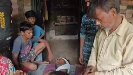 बिंदकी: माधवपुर में अनियंत्रित होकर युवक गहरे कुएं में गिरा, युवक को निकालने के लिए उतर रहा दूसरा युवक भी कुएं में गिरा