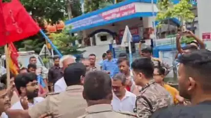 দিনহাটা ১: বামেদের শ্রমিক সংগঠনের মিছিলের ওপর হামলা চালানোর অভিযোগ তৃণমূলের বিরুদ্ধে, অভিযোগ অস্বীকার তৃণমূলের
