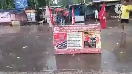 বাঁকুড়া ১: বাম শ্রমিক সংগঠনের ডাকা ধর্মঘটের ফলে বাঁকুড়ায় বন্ধ বাস চলাচল যার ফলে সমস্যায় পড়েছেন বাস যাত্রীরা