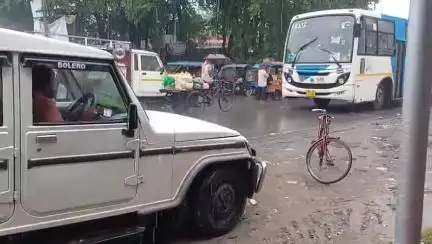 ভাতার: সারা রাজ্যের পাশাপাশি ভাতার বাজারেও বাম কর্মী সমর্থকদের ধর্মঘট,বর্ধমান কাটোয়া রাস্তায় বিভিন্ন জায়গায় অবরোধ