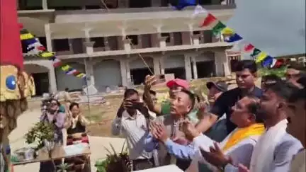 अंबिकापुर: मैनपाट में सीएम साय ने बुद्ध प्रतिमा का अनावरण किया, तिब्बती समाज ने किया पारंपरिक स्वागत
