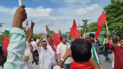गायघाट: गायघाट समेत अन्य थाना क्षेत्रों में महागठबंधन का चक्का जाम, मतदाता पुनरीक्षण अभियान का विरोध