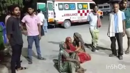 कासगंज: बढ़ारी वैश्य चौराहे पर अज्ञात वाहन ने मजदूर को मारी टक्कर, इलाज के दौरान जिला अस्पताल में मजदूर की हुई मौत