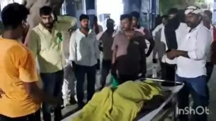 भभुआ: कठवा पुल पेट्रोल पंप के पास साइकिल से घर जा रहे किसान को बाइक की टक्कर से हुई मौत, पोस्टमार्टम हाउस पहुंचे जिप सदस्य