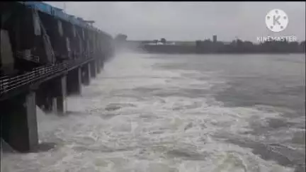 आर्वी: आर्वी तालुक्यासह वर्धा जिल्ह्यात जोरदार पाऊस..जिल्हाधिकारी ने केली शाळा महाविद्यालयांना सुट्टी जाहीर