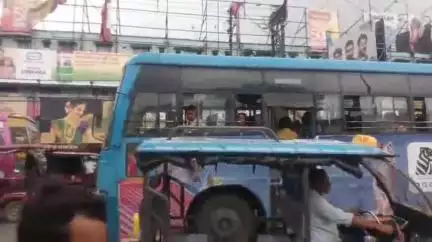 বহরমপুর: একাধিক বাম শ্রমিক সংগঠনের ডাকে সাধারণ ধর্মঘটের মিশ্র প্রভাব, জেলার সদর বহরমপুরে
