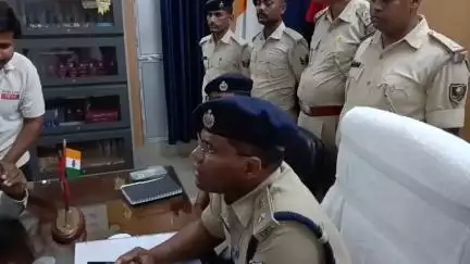 भीम नगर थाना क्षेत्र अंतर्गत गुप्त सूचना के आधार पर की गई छापेमारी में 182 किलोग्राम गांजा बरामद किया गया।