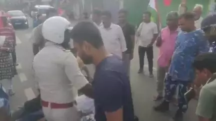 ইসলামপুর: ধর্মঘট সফল করতে বাম-কংগ্রেসের যৌথ উদ্যোগে ইসলামপুরে বিক্ষোভ, পুলিশের সাথে ধস্তাধস্তিতে উত্তেজনা