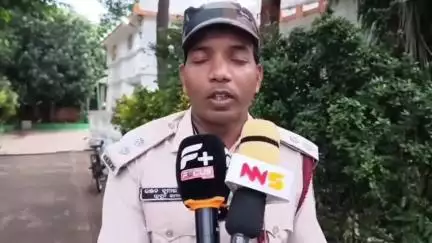 ସୁକିନ୍ଦା: ବିଭିନ୍ନ ଦାବି ପୁରଣ ଦାବି ପୁରଣ ପାଇଁ ମୁଖ୍ୟମନ୍ତ୍ରୀଙ୍କୁ ଗୁହାରିକଲେ ଓଡ଼ିଶା ହୁମ ଗାର୍ଡ ସଂଘର ସଭାପତି ରଞ୍ଜନ କୁମାର ମଲ୍ଲିକ