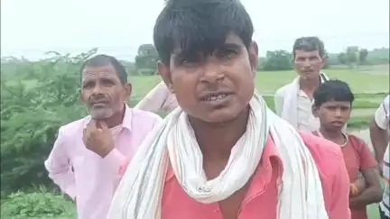 जलालाबाद: अल्लाहगंज क्षेत्र के गांव ठिगरी में सड़क की खाई में मिली लाश, मचा हड़कंप