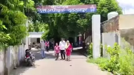 सुल्तानपुर: सुलतानपुर में बेटे की हत्या के बाद मृतक अधिवक्ता के पिता को 20 लोगों ने किया हमला, जान से मारने की मिली धमकी, FIR दर्ज
