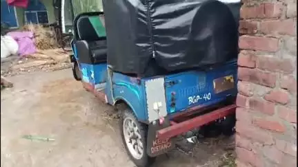 নবদ্বীপ: বাবলারি গ্রাম পঞ্চায়েতের রামচন্দ্রপুর ঘোষপাড়া এলাকায় টোটোর মধ্যে বিদ্যুৎপৃষ্ট হয়ে ঘটনাস্থলেই মৃত্যু হল এক বৃদ্ধার