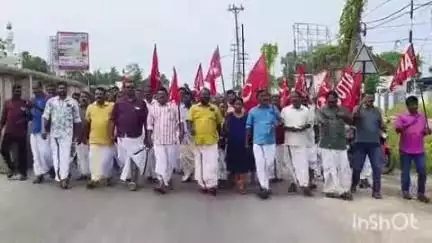 അമ്പലപ്പുഴ: പണിമുടക്കിൽ ജില്ല നിശ്ചലം, ജില്ലയുടെ വിവിധ ഭാഗങ്ങളിൽ പണിമുടക്ക് പൂർണം, ഹാജർ നിലയിൽ കുറവ്