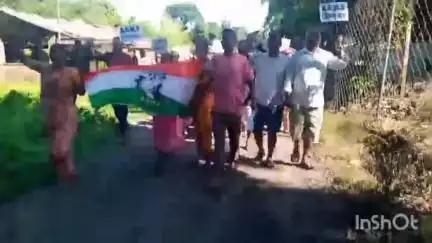 বিশ্বনাথ: চাহ শ্ৰমিকৰ বিভিন্ন দাবীত ঢুলি চাহ বাগিচা কাৰ্যালয়ৰ সন্মুখত ১ ঘণ্টীয়া ধর্ণা কার্যসূচী সম্পন্ন