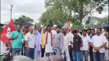 पूसा: इंडिया गठबंधन के कार्यकर्ताओं ने मतदाता सूची गहन पुनरीक्षण वापस लेने के लिए कई चौक-चौराहों को किया जाम