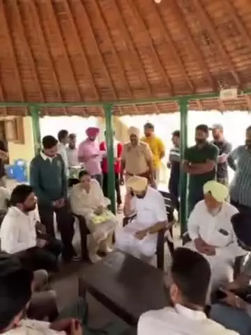 ਗਿੱਦੜਬਾਹਾ ਵਿਖੇ ਵਿਧਾਇਕ ਡਿੰਪੀ ਢਿੱਲੋਂ ਨੇ ਦਫ਼ਤਰ ਪਹੁੰਚੇ ਲੋਕਾਂ ਦੀਆਂ ਸੁਣੀਆਂ ਮੁਸ਼ਕਿਲਾਂ, ਕਰਵਾਇਆ ਹੱਲ