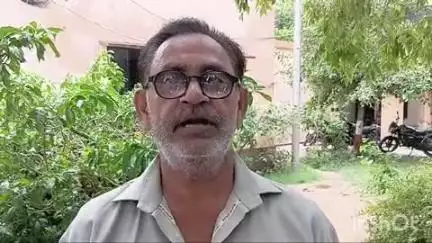 सिकंंदराबाद: सिकंदराबाद कस्बा निवासी व्यक्ति ने दबंगों पर पुलिस से मिलीभगत कर जमीन पर कब्जा करने का आरोप लगाया